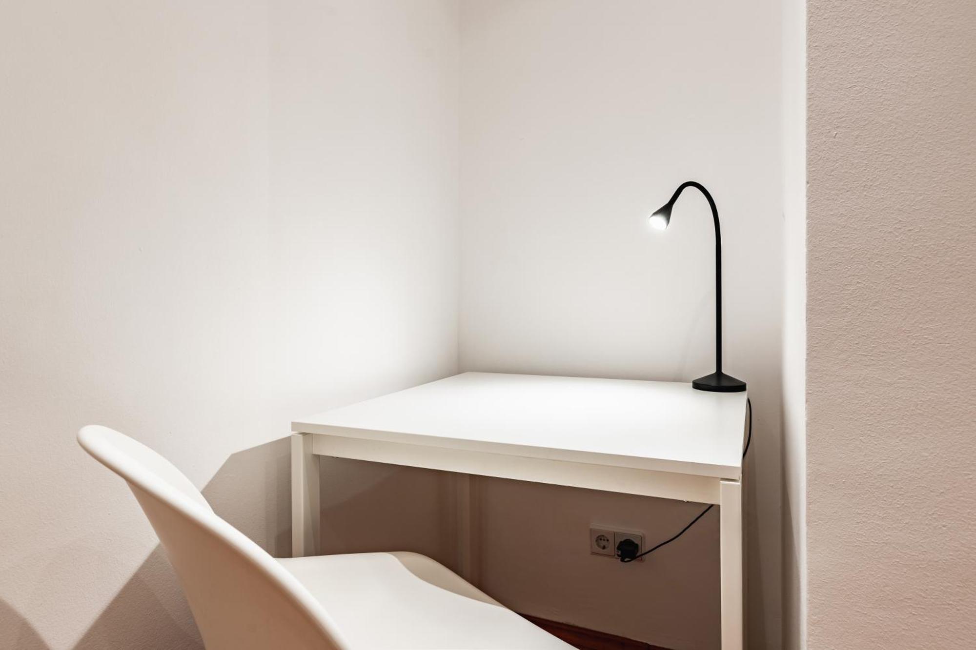 Spacious 3-room Apt. 15 Min To The Center Wenen