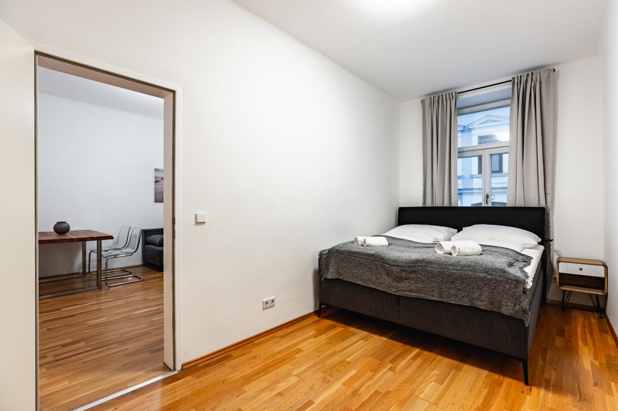 Spacious 3-room Apt. 15 Min To The Center Apartment