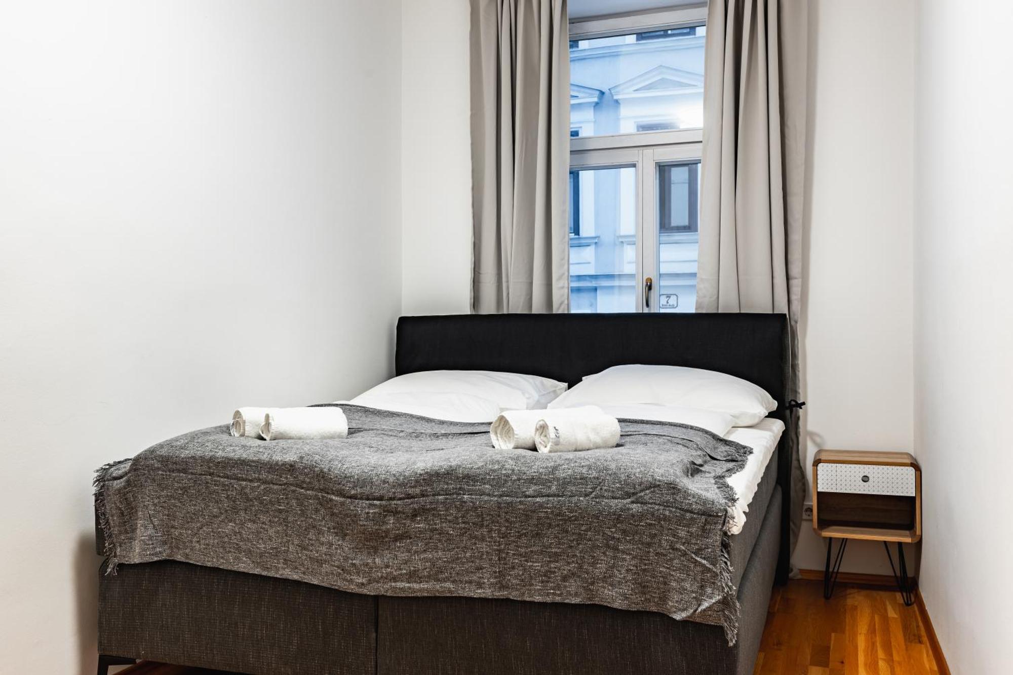 Spacious 3-room Apt. 15 Min To The Center Apartment