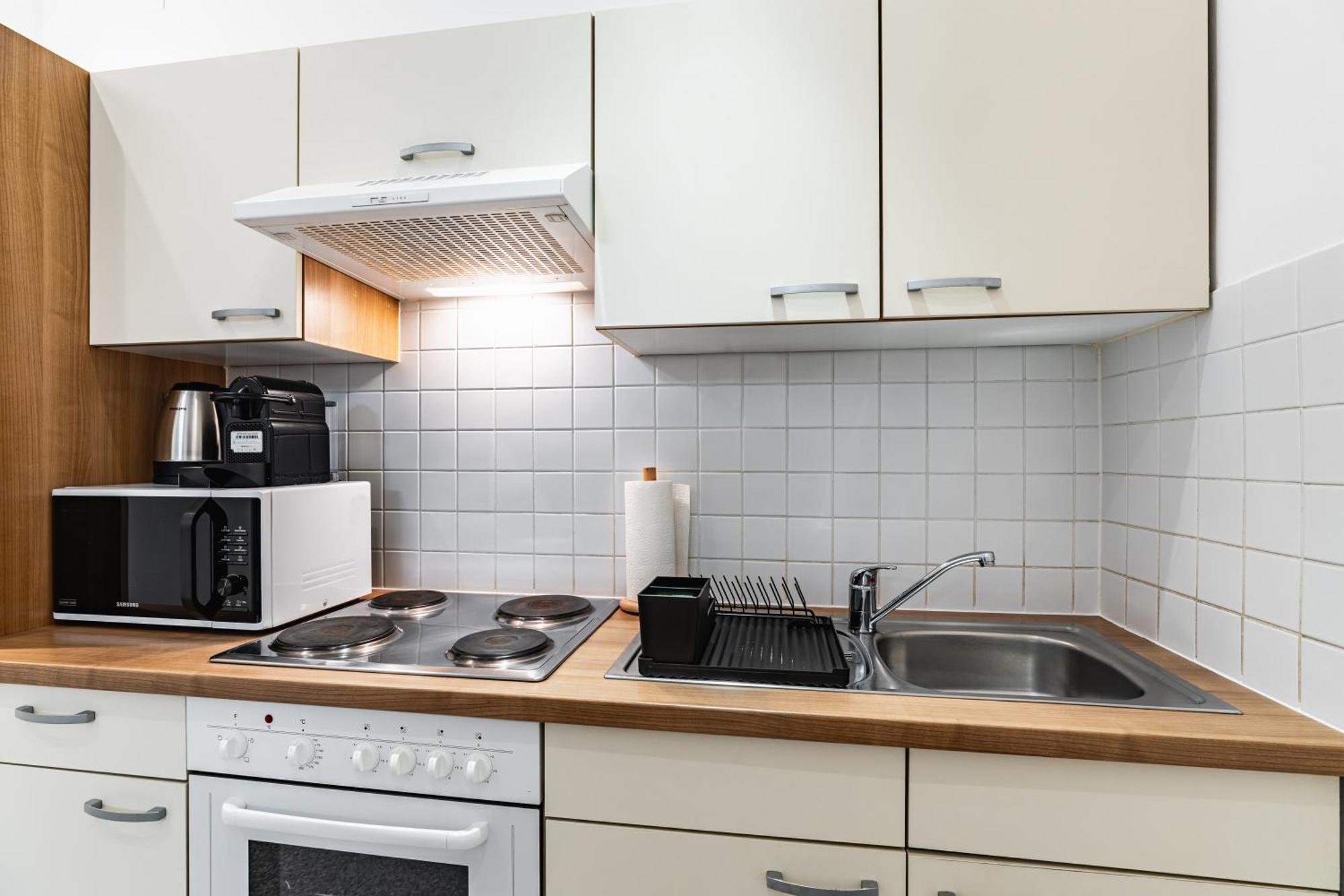 Spacious 3-room Apt. 15 Min To The Center Apartment *