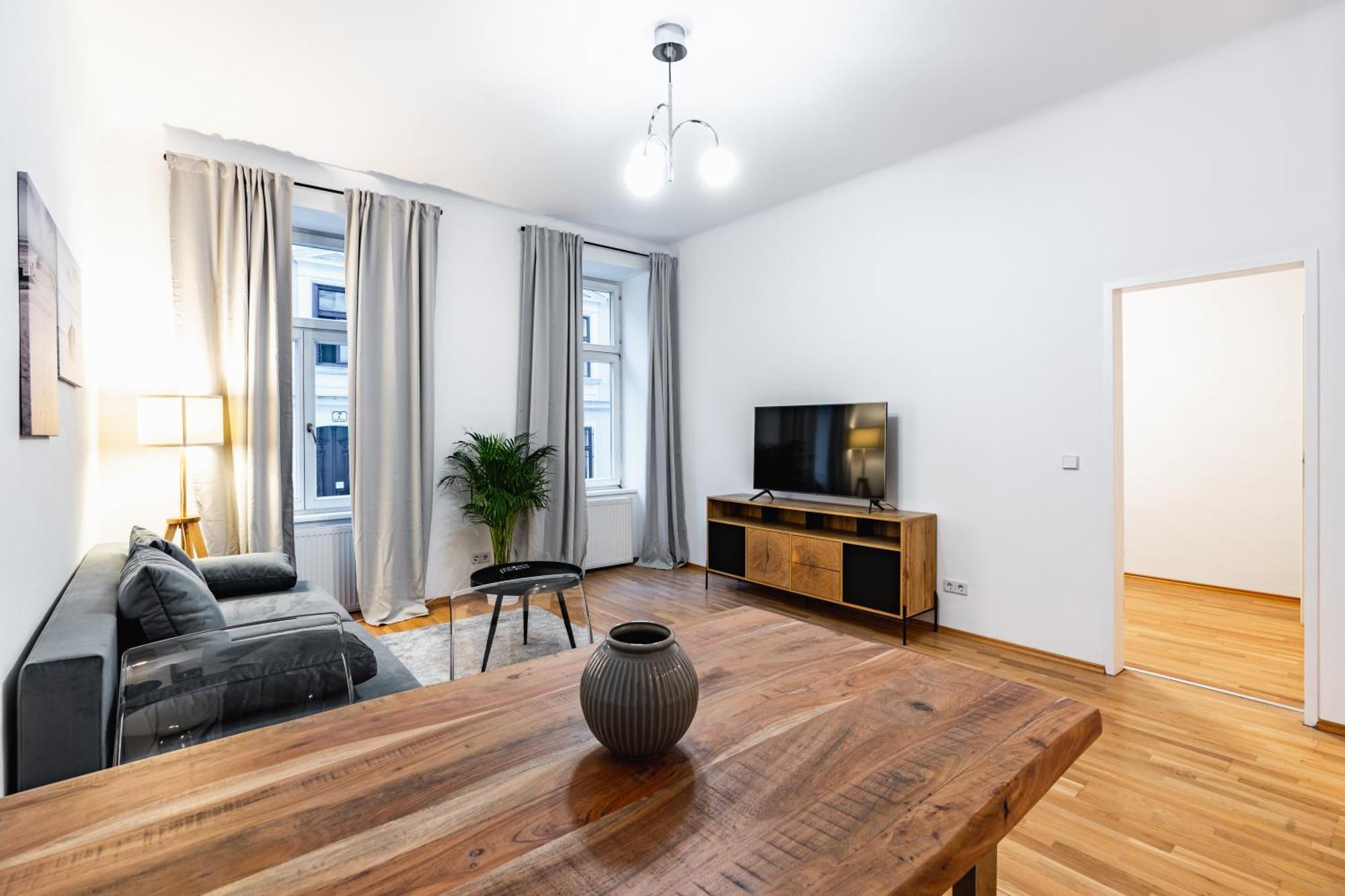 Apartment Spacious 3-room Apt. 15 Min To The Center *