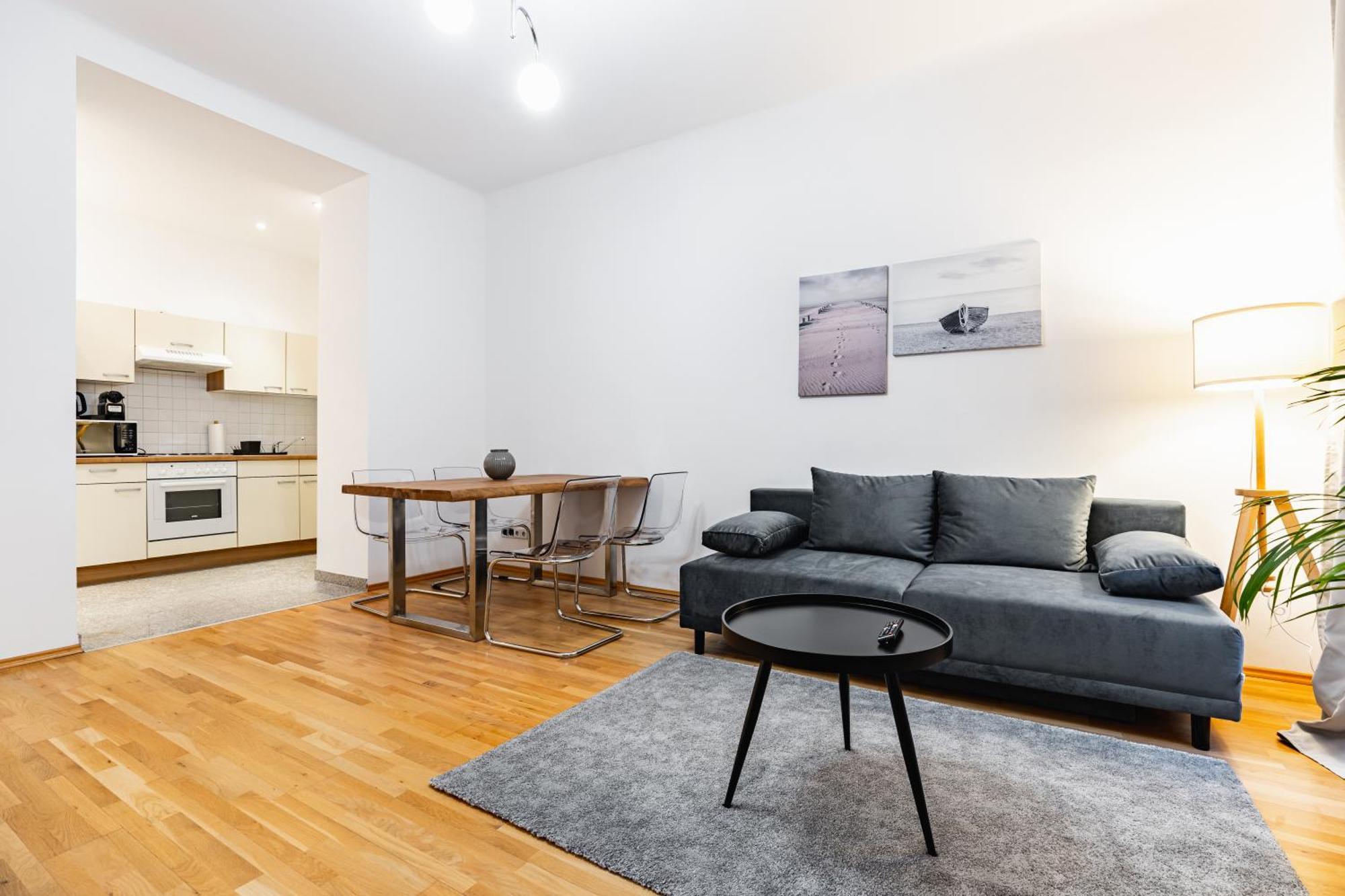 Spacious 3-room Apt. 15 Min To The Center *