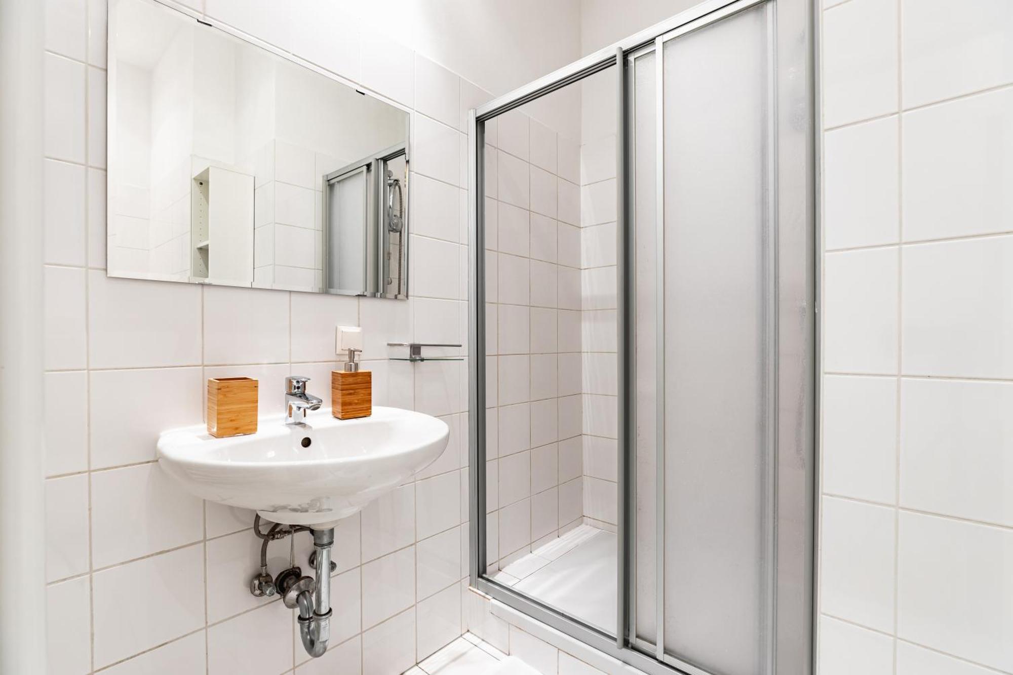 Spacious 3-room Apt. 15 Min To The Center