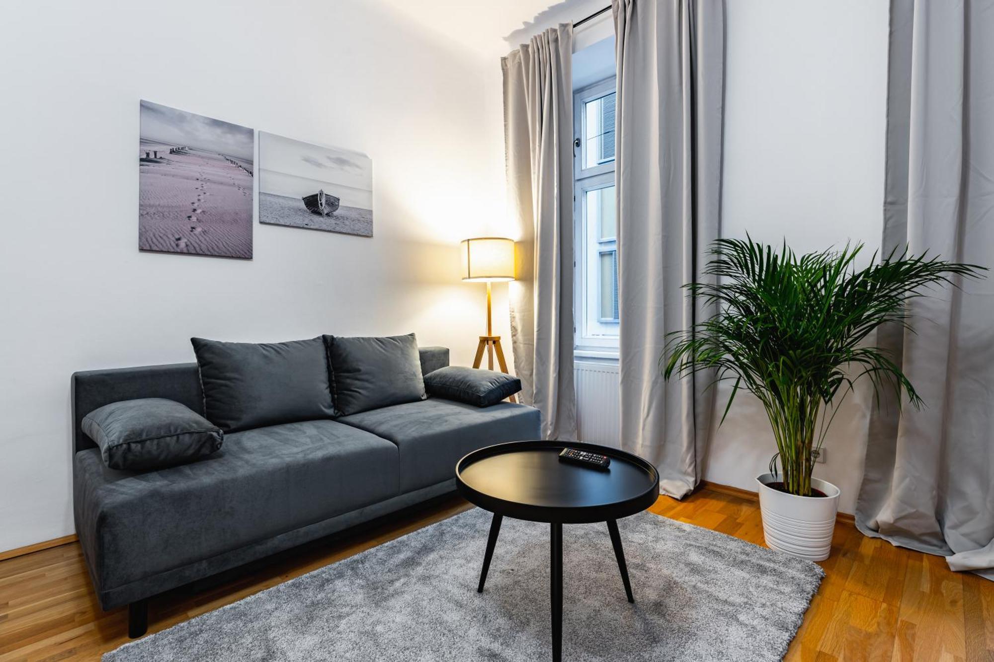 Apartment Spacious 3-room Apt. 15 Min To The Center