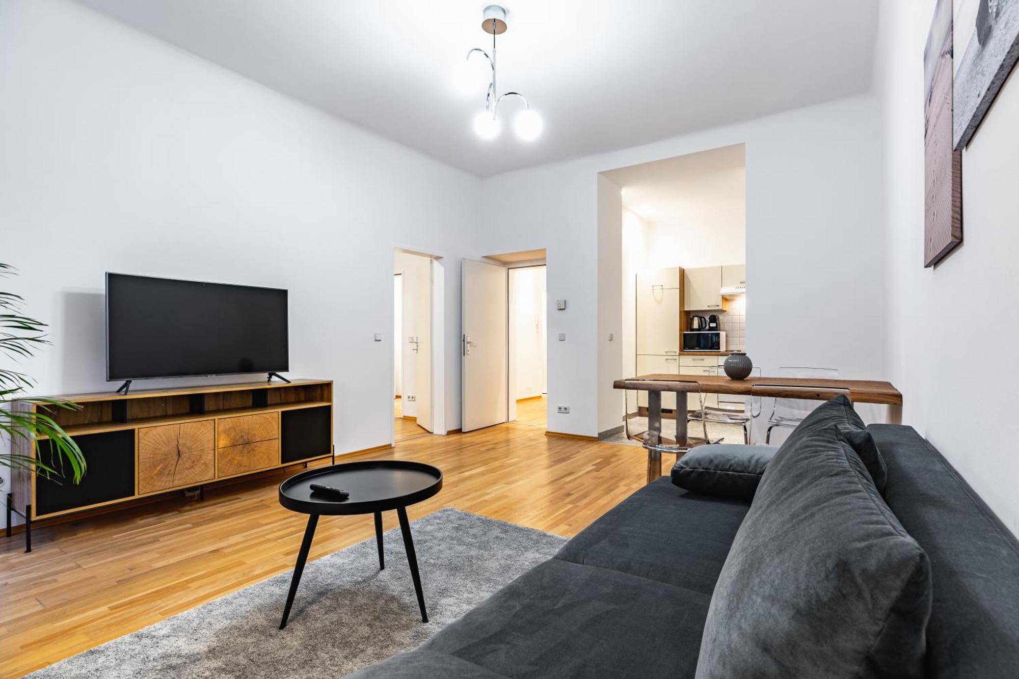 Spacious 3-room Apt. 15 Min To The Center Apartment *